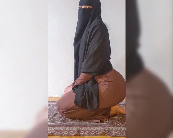 Haram_Inaya aka haram_inaya - 11-22-2024 OnlyFans Video - Decided to pray at home today, its waaaaay too cold to drag my ass to the