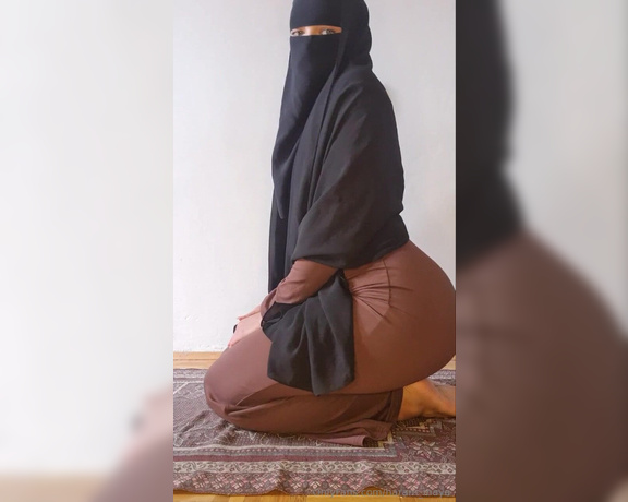 Haram_Inaya aka haram_inaya - 11-22-2024 OnlyFans Video - Decided to pray at home today, its waaaaay too cold to drag my ass to the