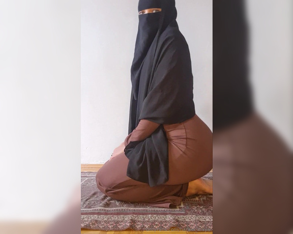 Haram_Inaya aka haram_inaya - 11-22-2024 OnlyFans Video - Decided to pray at home today, its waaaaay too cold to drag my ass to the