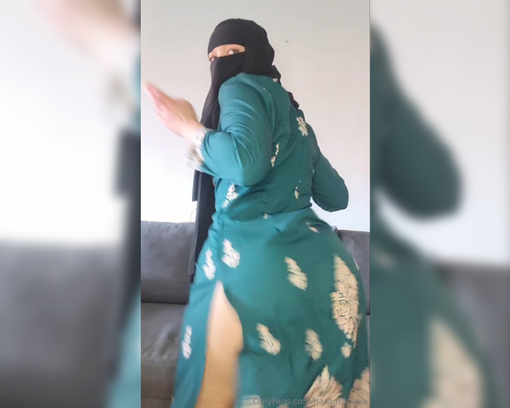 Haram_Inaya aka haram_inaya - 06-23-2024 OnlyFans Video - As promised, twerking sesh in kameez  bg video wearing this outfit next