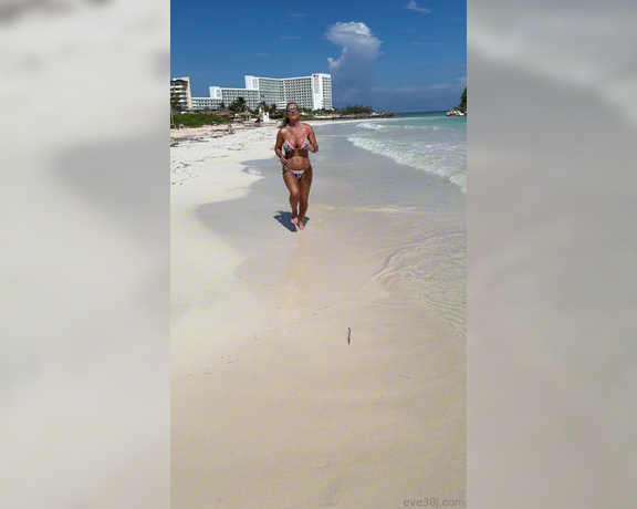 Eve30j aka eve30j - 09-07-2024 OnlyFans Video - Steppin on the beach