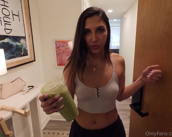 Gianna Dior aka giannadior - 02-15-2024 OnlyFans Video - delivery cream who needs coffee cream when the delivery guys packing something way tastier invited him