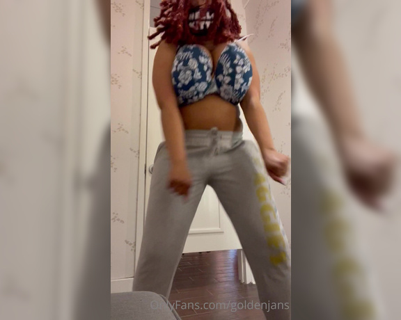 GoldenJans aka goldenjans - 03-23-2022 OnlyFans Video - Happy Tuesday Heres some snippets of me trying on BrasIll bring yall next time_bibg