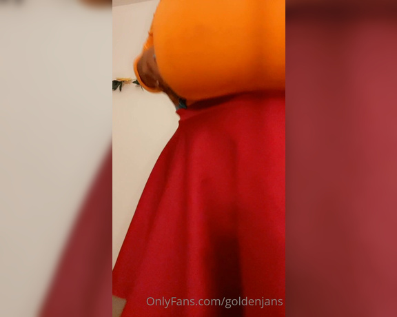 GoldenJans aka goldenjans - 11-01-2021 OnlyFans Video - Velma got a little naughty on Halloween this year