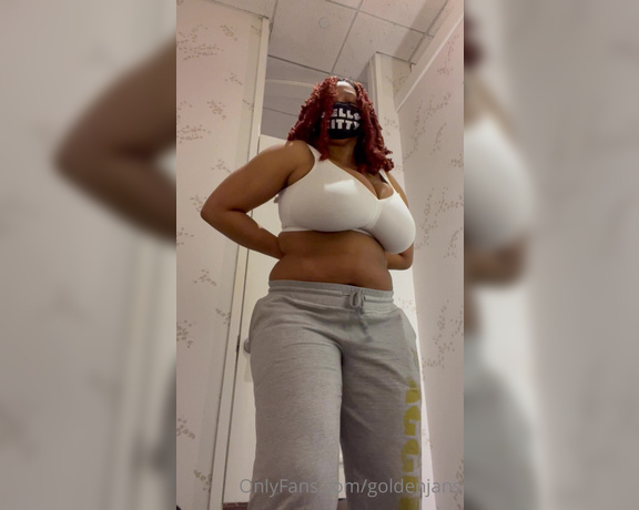 GoldenJans aka goldenjans - 03-23-2022 OnlyFans Video - Happy Tuesday Heres some snippets of me trying on BrasIll bring yall next time