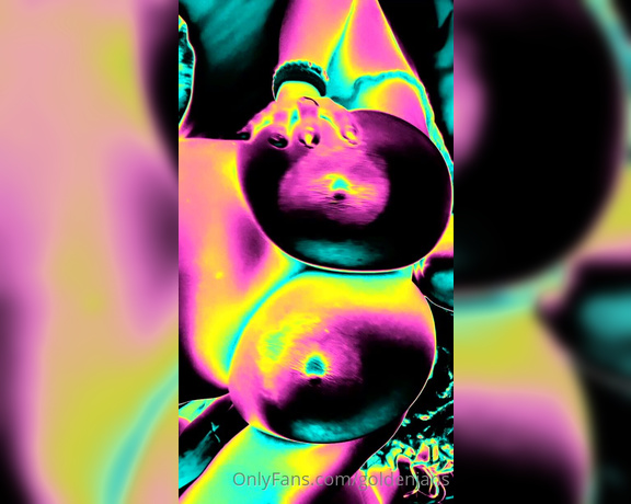 GoldenJans aka goldenjans - 08-28-2022 OnlyFans Video - Inverted titties