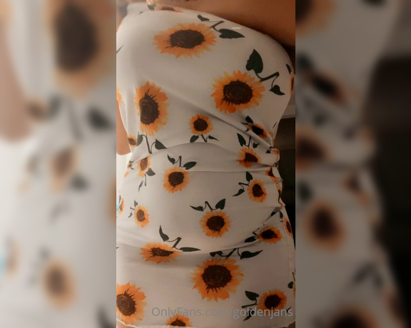 GoldenJans aka goldenjans - 09-18-2022 OnlyFans Video - You like when I take it off