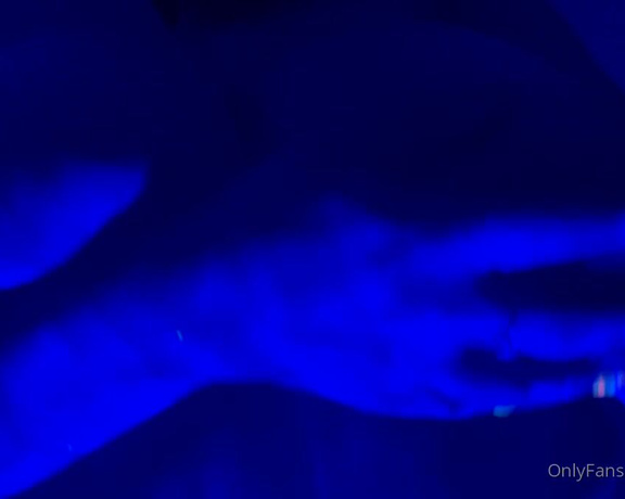 GoldenJans aka goldenjans - 10-09-2022 OnlyFans Video - Made my titties glo