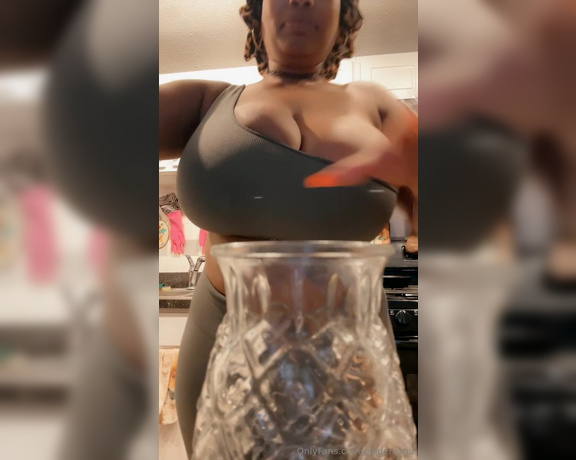 GoldenJans aka goldenjans - 09-08-2023 OnlyFans Video - Two cups one girl_4b0r