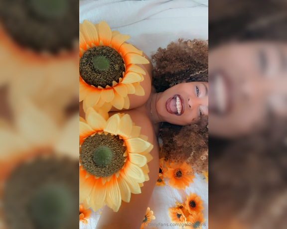 GoldenJans aka goldenjans - 01-13-2024 OnlyFans Video - I made a sunflower bra type thing lol