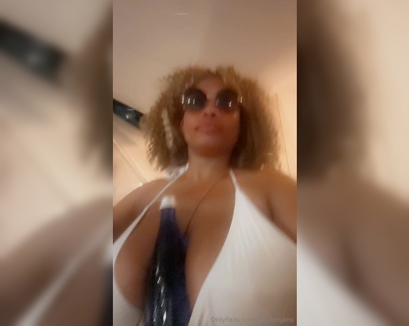 GoldenJans aka goldenjans - 06-11-2024 OnlyFans Video - Titty Tuesday Colombia Edition_2jya