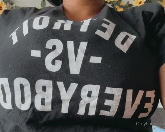 GoldenJans aka goldenjans - 05-03-2024 OnlyFans Video - Its been a long fucking day I need a titty massage fr