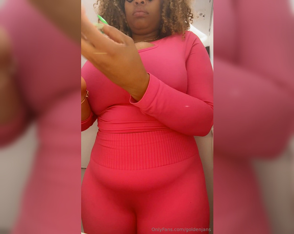 GoldenJans aka goldenjans - 06-11-2024 OnlyFans Video - Titty Tuesday Colombia Edition_42vd