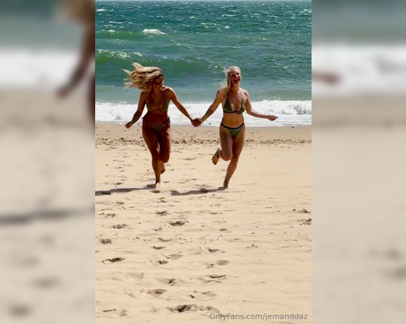 Jem & Daz aka jemanddaz - 08-16-2024 OnlyFans Video - Hoping summer isnt over just yet, still got some beach and boat days planned before September