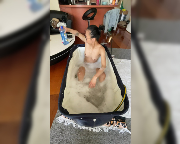 Jill Bunny aka jill_bunny - 11-08-2021 OnlyFans Video - I bought a portable bath