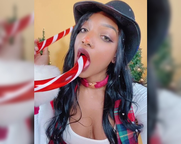 Kay Bear aka kayyybear - 12-21-2019 OnlyFans Video - Im having too much fun with this silly candy cane