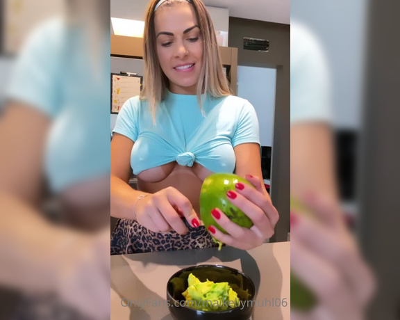 Maikelly Muhl aka maikellymuhl - 01-26-2021 OnlyFans Video - Fazer meu lanchinho  vem amor que preparo algo gostoso pra nós_ro71