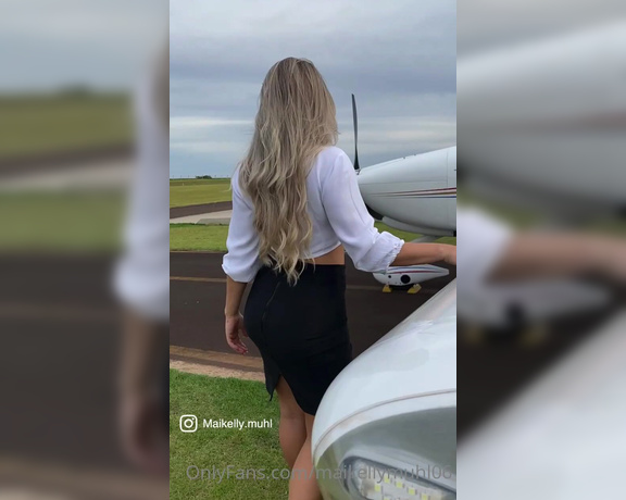 Maikelly Muhl aka maikellymuhl - 12-01-2021 OnlyFans Video - Já pilotou um avião desses