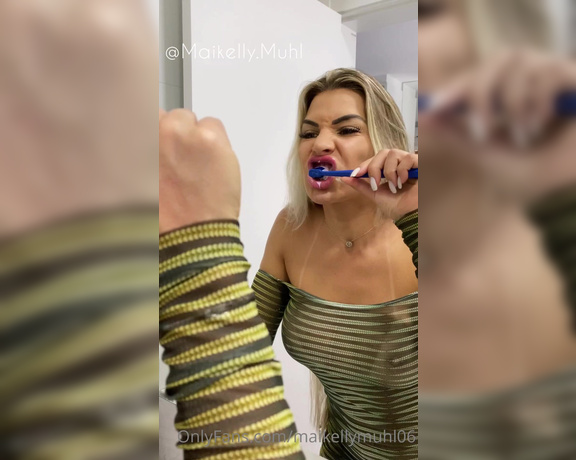 Maikelly Muhl aka maikellymuhl - 04-12-2022 OnlyFans Video - Bora acordar