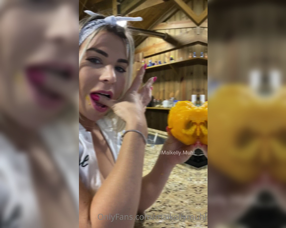 Maikelly Muhl aka maikellymuhl - 10-22-2022 OnlyFans Video - Nada como uma fruta de lanche da tarde