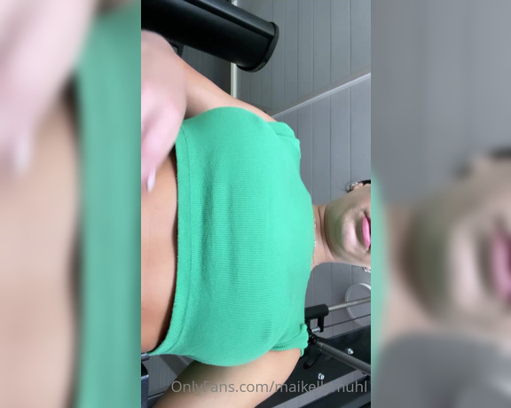 Maikelly Muhl aka maikellymuhl - 11-28-2022 OnlyFans Video - Treino_rpjf