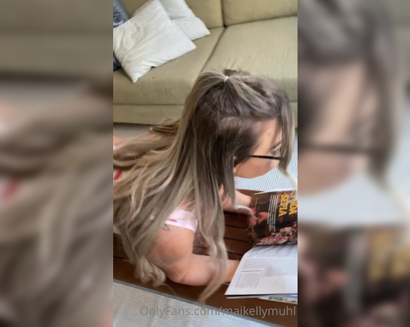 Maikelly Muhl aka maikellymuhl - 11-07-2022 OnlyFans Video - Bom dia  Dia começando com uma boa leitura