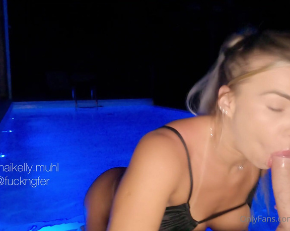 Maikelly Muhl aka maikellymuhl - 08-07-2023 OnlyFans Video - Um sexo bem gostoso na piscina  Gostam