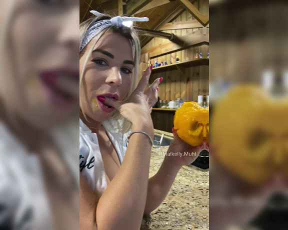 Maikelly Muhl aka maikellymuhl - 08-30-2024 OnlyFans Video - Acha que chupo gostoso