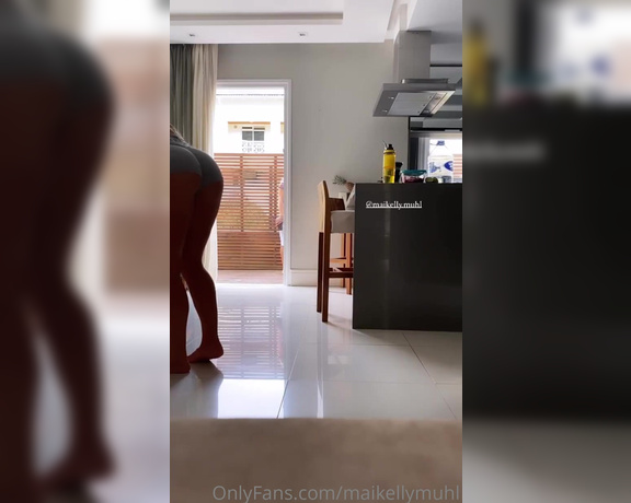 Maikelly Muhl aka maikellymuhl - 09-17-2020 OnlyFans Video - Manutenção na minha casa