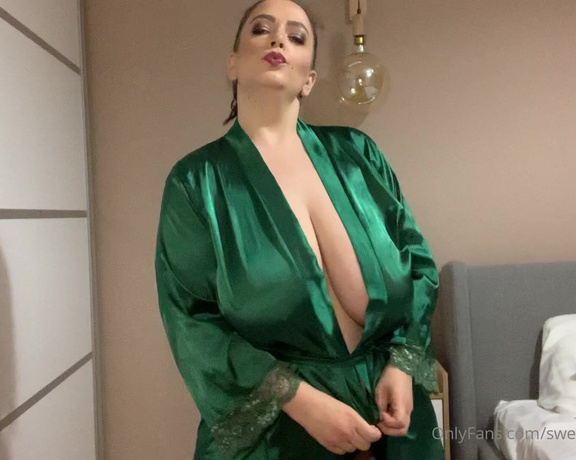 SweetheartMia aka sweetheartmiabbw - 12-23-2020 OnlyFans Video - Silky robe dance