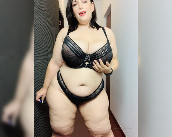 SweetheartMia aka sweetheartmiabbw - 09-27-2021 OnlyFans Video - Outfit of the day, the slippers are the best thing of it hahahaha