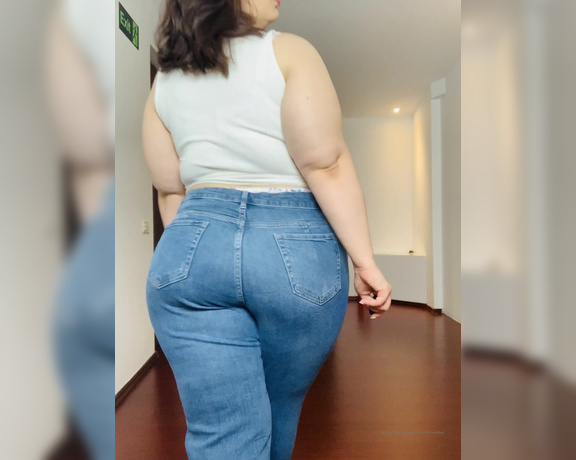 SweetheartMia aka sweetheartmiabbw - 06-22-2021 OnlyFans Video - Can you tell I like the way these jeans fit