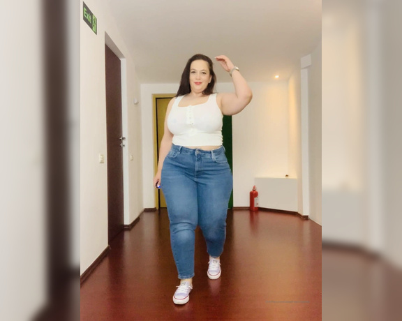 SweetheartMia aka sweetheartmiabbw - 06-22-2021 OnlyFans Video - Can you tell I like the way these jeans fit