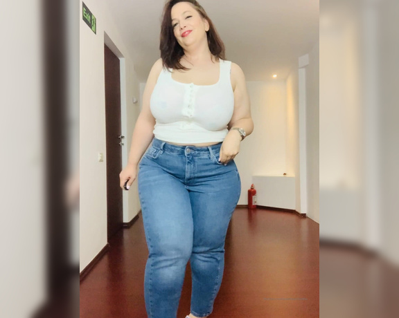 SweetheartMia aka sweetheartmiabbw - 06-22-2021 OnlyFans Video - Can you tell I like the way these jeans fit