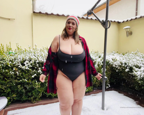 SweetheartMia aka sweetheartmiabbw - 01-31-2023 OnlyFans Video - Let it snow