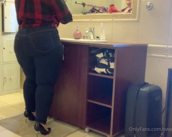 SweetheartMia aka sweetheartmiabbw - 05-09-2023 OnlyFans Video - If u like my ass in jeans then i have a video for you, this is