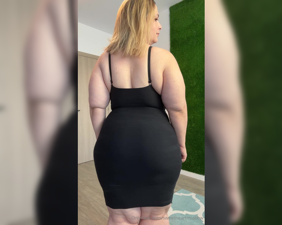 SweetheartMia aka sweetheartmiabbw - 08-28-2024 OnlyFans Video - Had to put these here for a Happy Hump Day_78fa