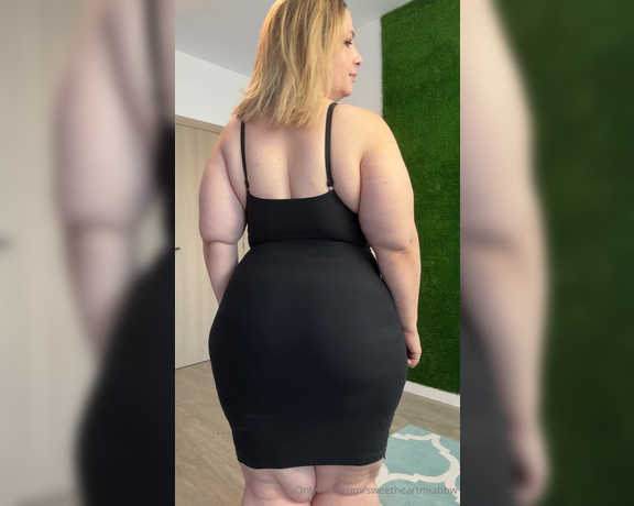 SweetheartMia aka sweetheartmiabbw - 08-28-2024 OnlyFans Video - Had to put these here for a Happy Hump Day_78fa