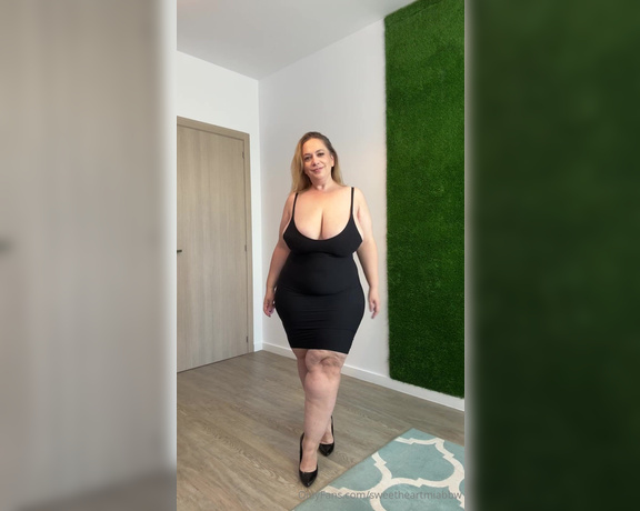 SweetheartMia aka sweetheartmiabbw - 08-28-2024 OnlyFans Video - Had to put these here for a Happy Hump Day_w112