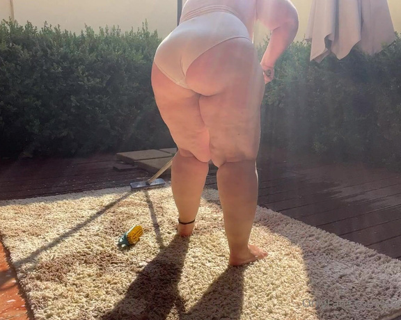 SweetheartMia aka sweetheartmiabbw - 07-21-2023 OnlyFans Video - This kind of house work can look pretty sexy right I had to wash a carpet