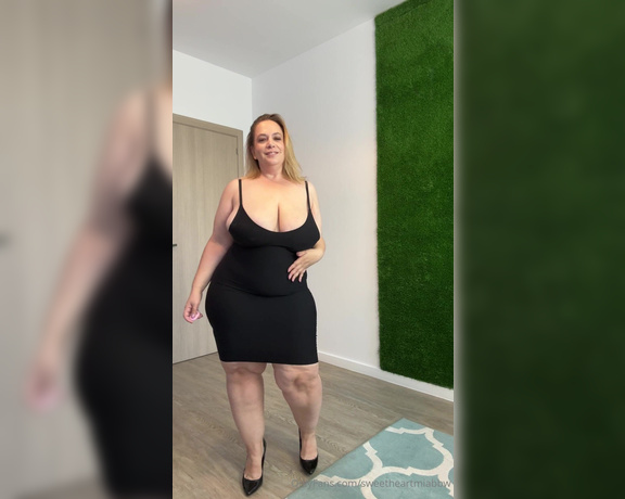 SweetheartMia aka sweetheartmiabbw - 08-28-2024 OnlyFans Video - Had to put these here for a Happy Hump Day