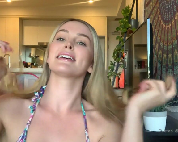 Elle Knox aka elleknox - 07-03-2020 OnlyFans Video - 10mins_ Dancing around in my bikini amp playing with myself