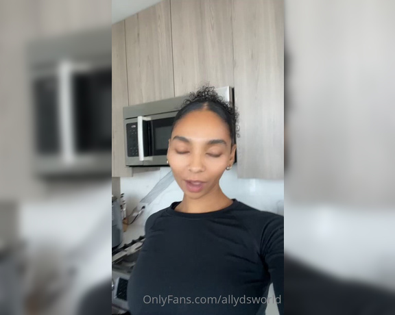 Allydsworld - OnlyFans Video I (19.12.2022)