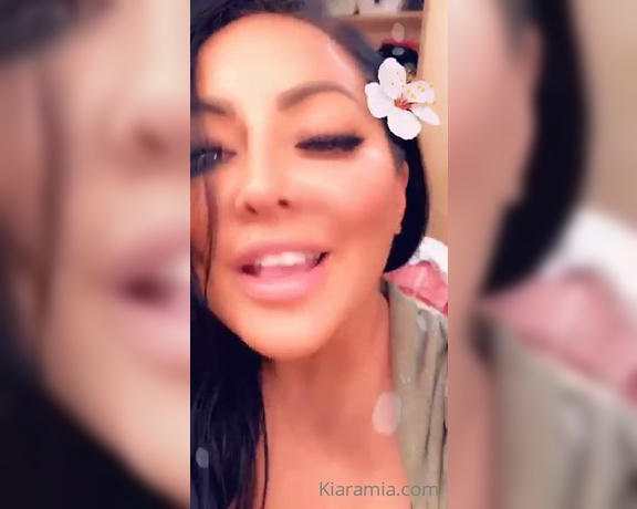 Theonlykiaramia - Doing custom videos today Check your messages for details Let m 8 (14.04.2020)