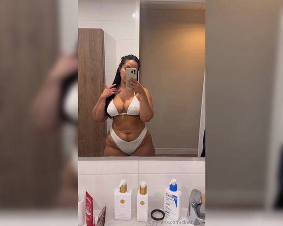 Zina Hadid aka zinahadid - 07-04-2024 OnlyFans Video - titties looking extra pretty today