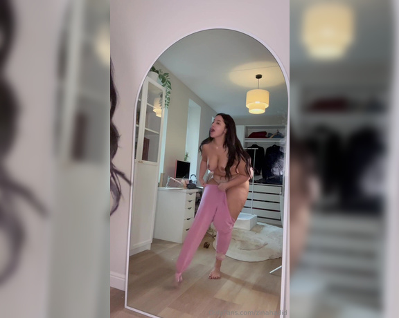 Zina Hadid aka zinahadid - 11-15-2024 OnlyFans Video - Get dressed with me while listening to one of my favorite Xmas songs Btw, is it