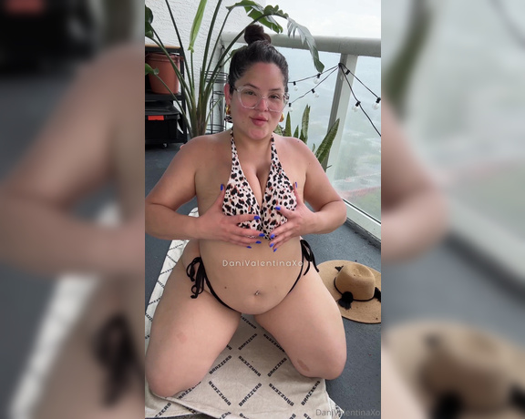 Dani Valentina aka dvalentinaxo - 06-27-2024 OnlyFans Video - Because you deserve some titties