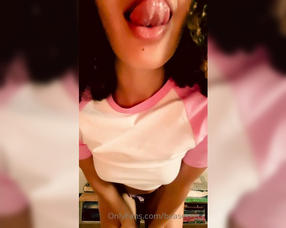 Beatrice Segreti aka beasecrets - 04-03-2021 OnlyFans Video - Want to make the first thing you eat today be me