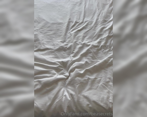 Beatrice Segreti aka beasecrets - 03-22-2022 OnlyFans Video - My parents arent home, would you come and fuck on their bed