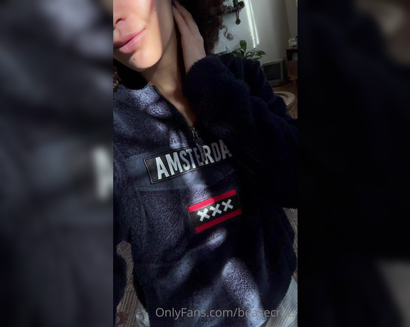 Beatrice Segreti aka beasecrets - 02-01-2023 OnlyFans Video - Thanks, Amsterdam, for allowing me just to wear this jumper and be naked underneath  Grazie